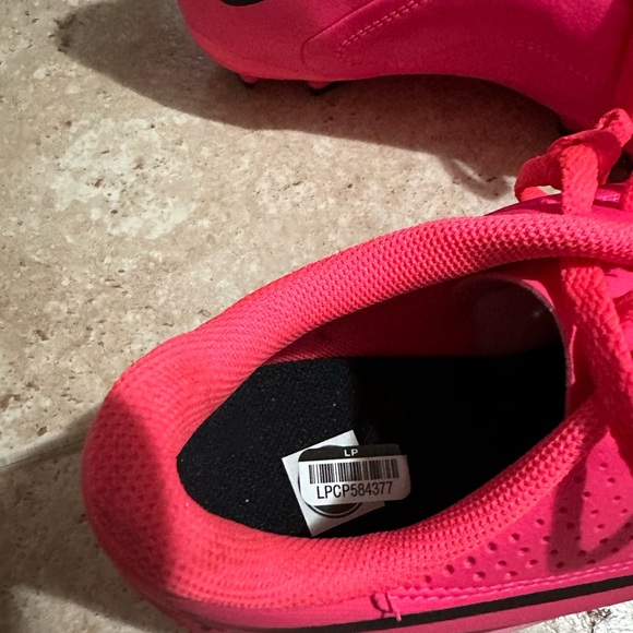 Brand New Nike Soccer Cleats - Picture 4 of 5
